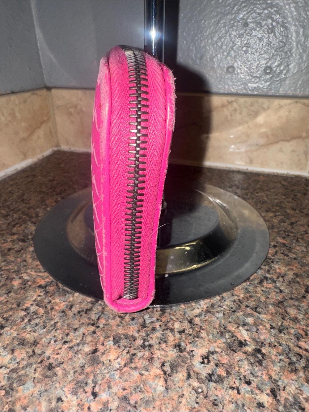 Bottega Veneta rare Barbie Pink Intrecciato Woven Leather Long Wallet EUC - Picture 7 of 8